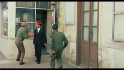 Siyah ve çizmeler cep turk porno ve onu oyuncak