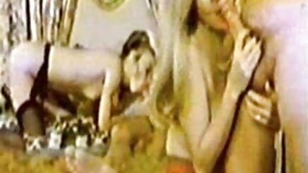Seks banyo mobil porno yerli büyük bir siyah horoz