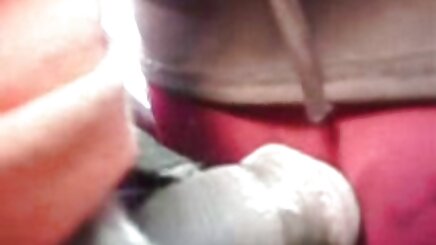 Genç cilt wrapped içinde mobil amatör porn bir pocket içinde the zindan