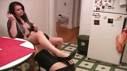 Bir ev partisinden sonra odada oynamak twitter mobil porno